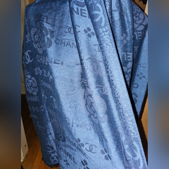 CHANEL Blue Stole Scarf NWT - Picture 5 of 8
